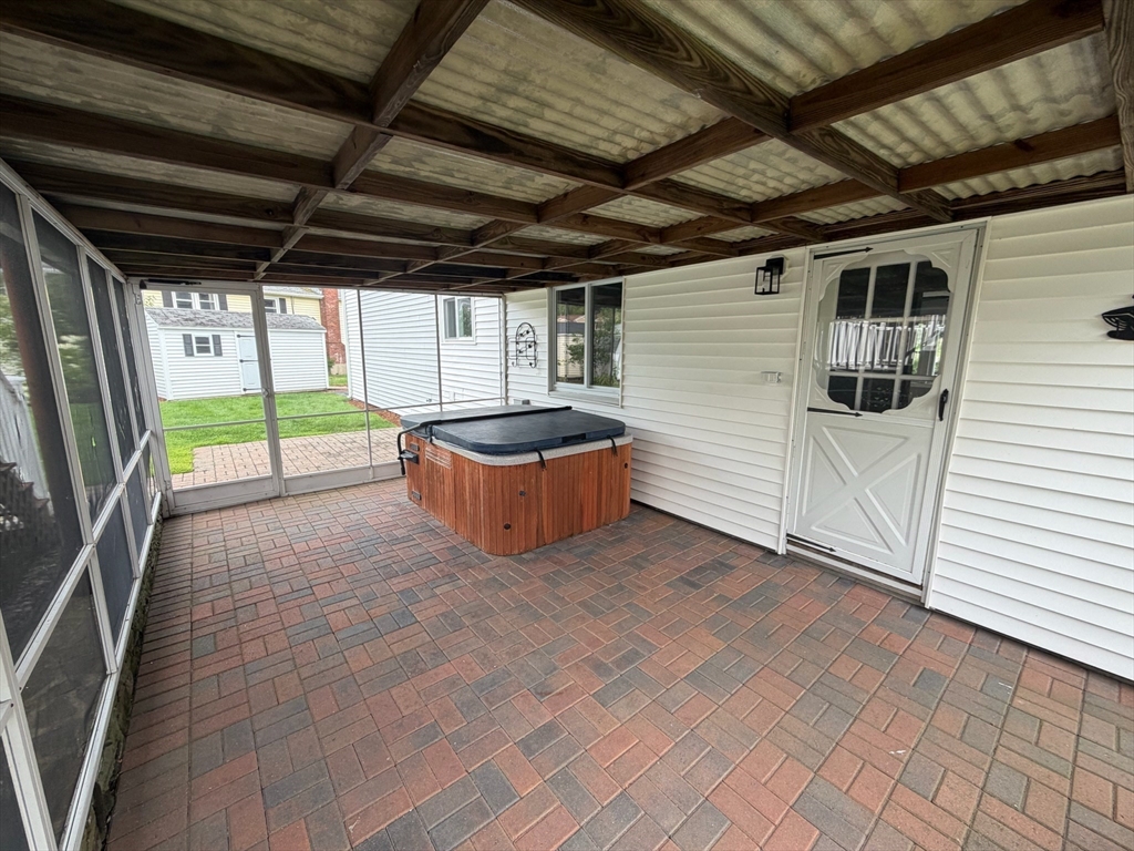 6 Canterbury Rd Property Photo 11