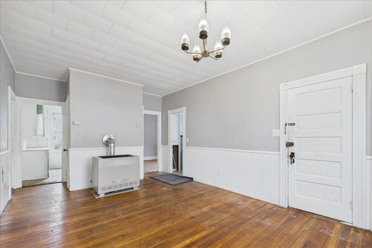 121 Almy St Property Photo 17