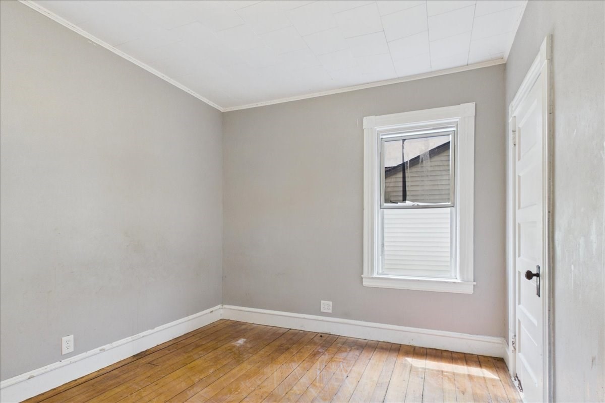 121 Almy St Property Photo 22