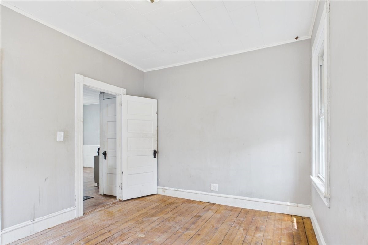 121 Almy St Property Photo 23