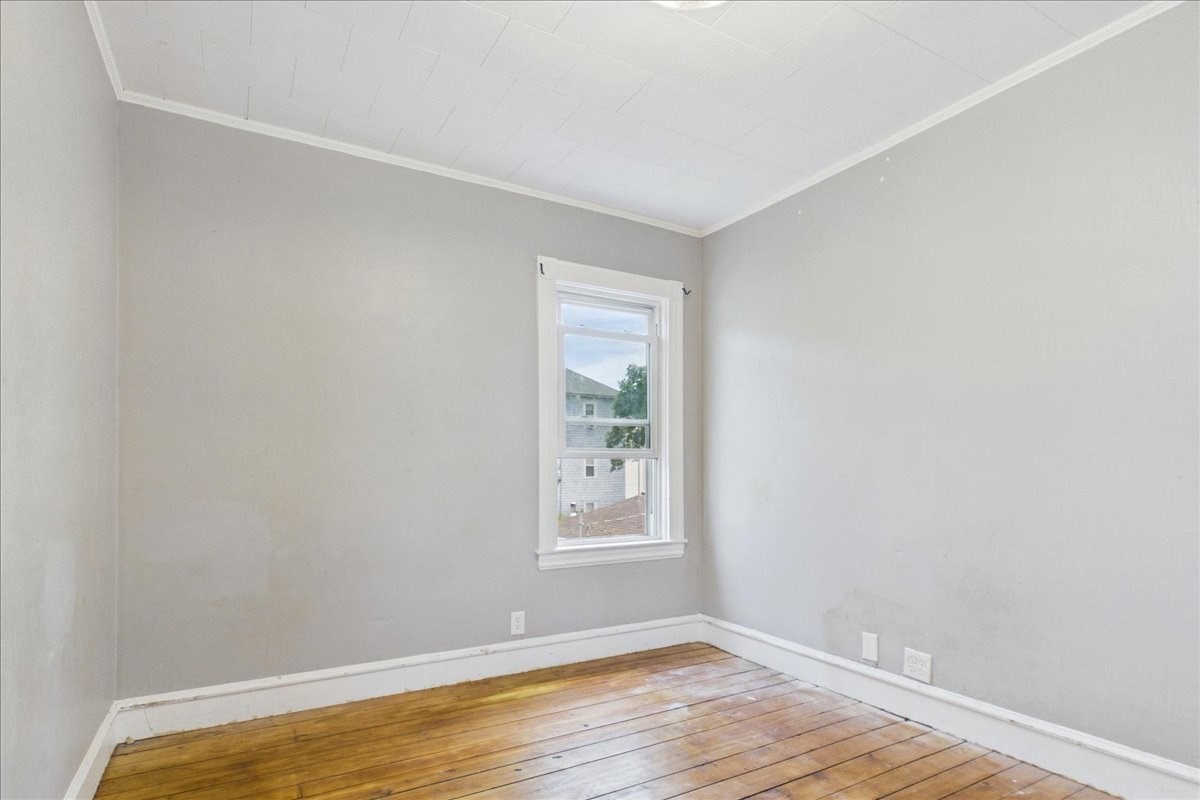 121 Almy St Property Photo 25