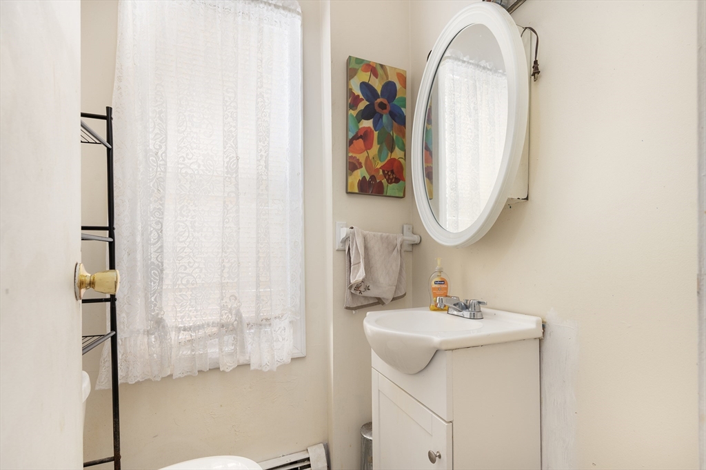 292 California Ave Property Photo 15