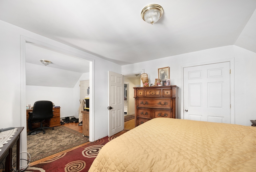 292 California Ave Property Photo 19