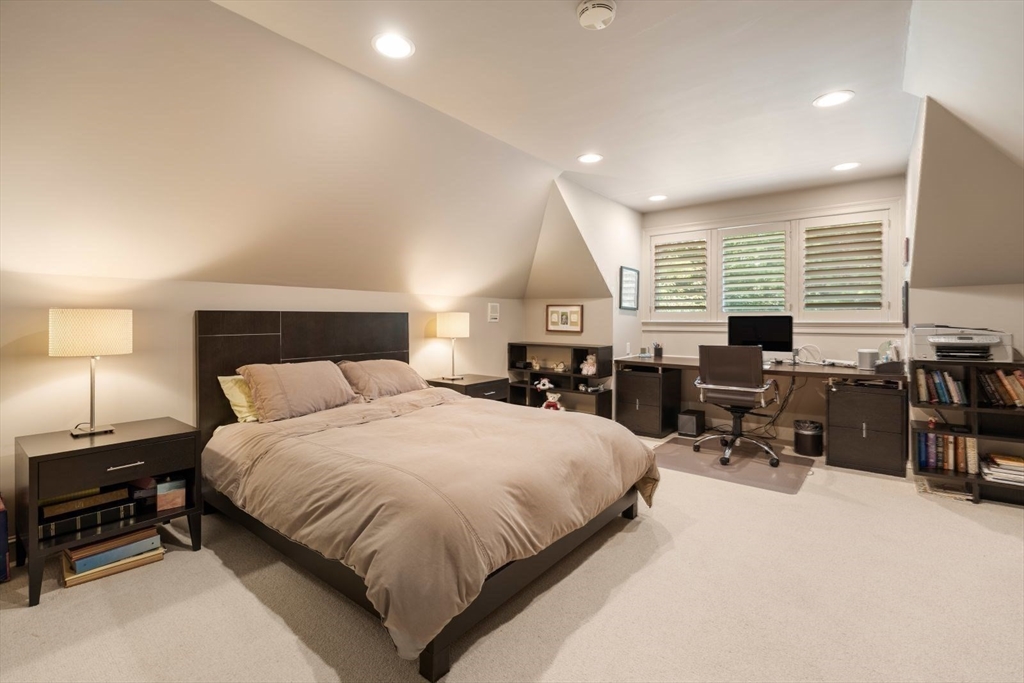 208 Country Club Way Property Photo 24