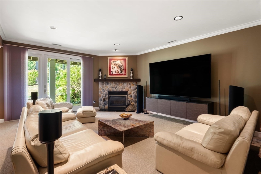 208 Country Club Way Property Photo 30