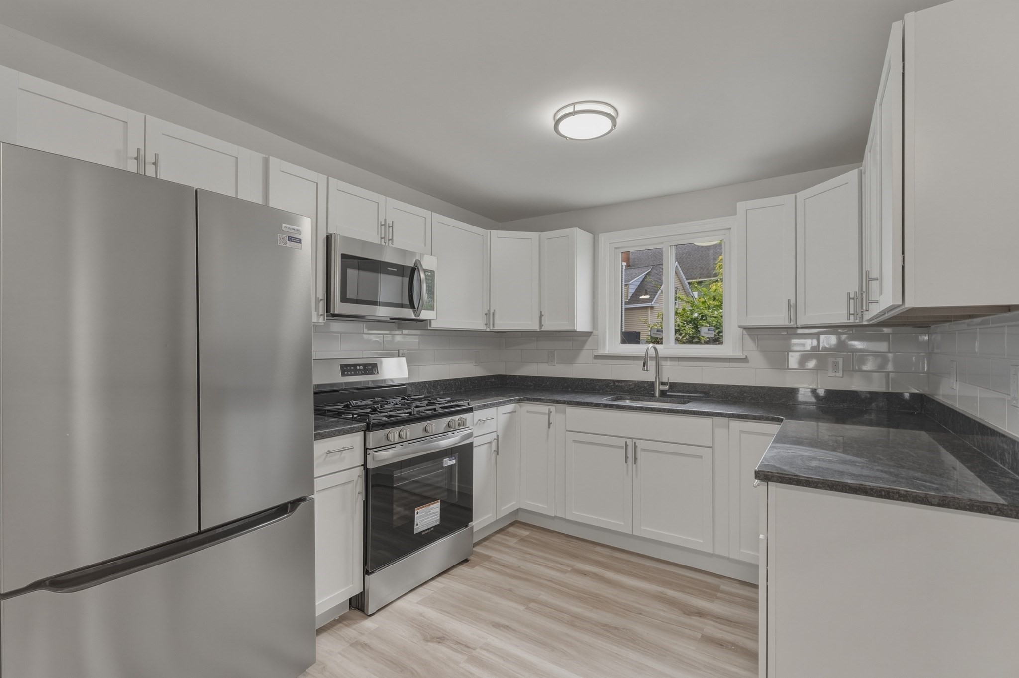 12 L St Property Photo 7