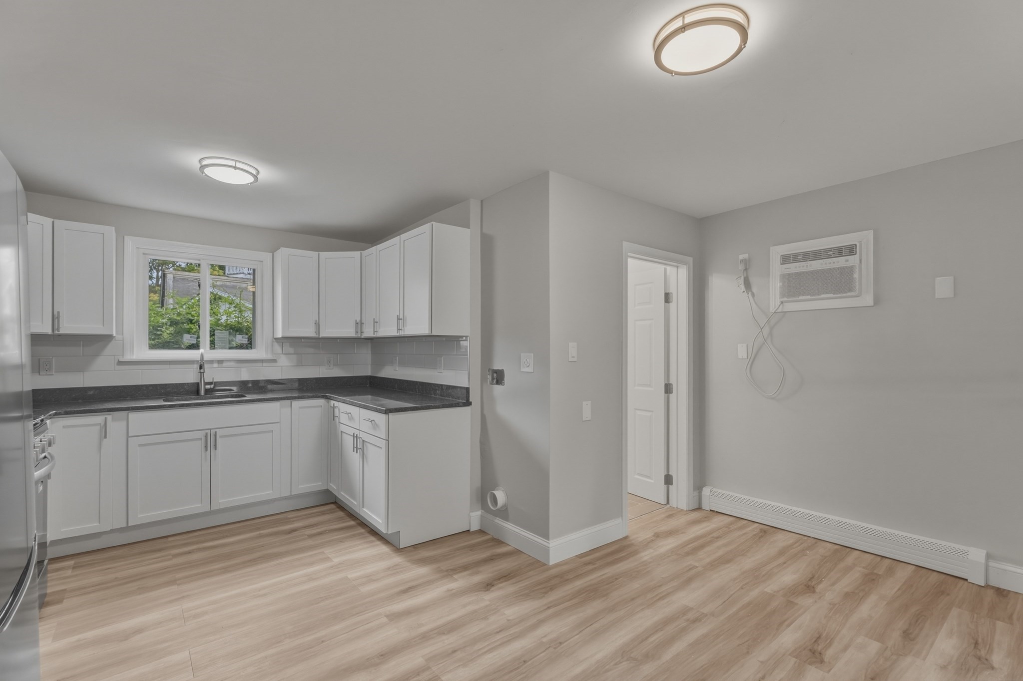12 L St Property Photo 8