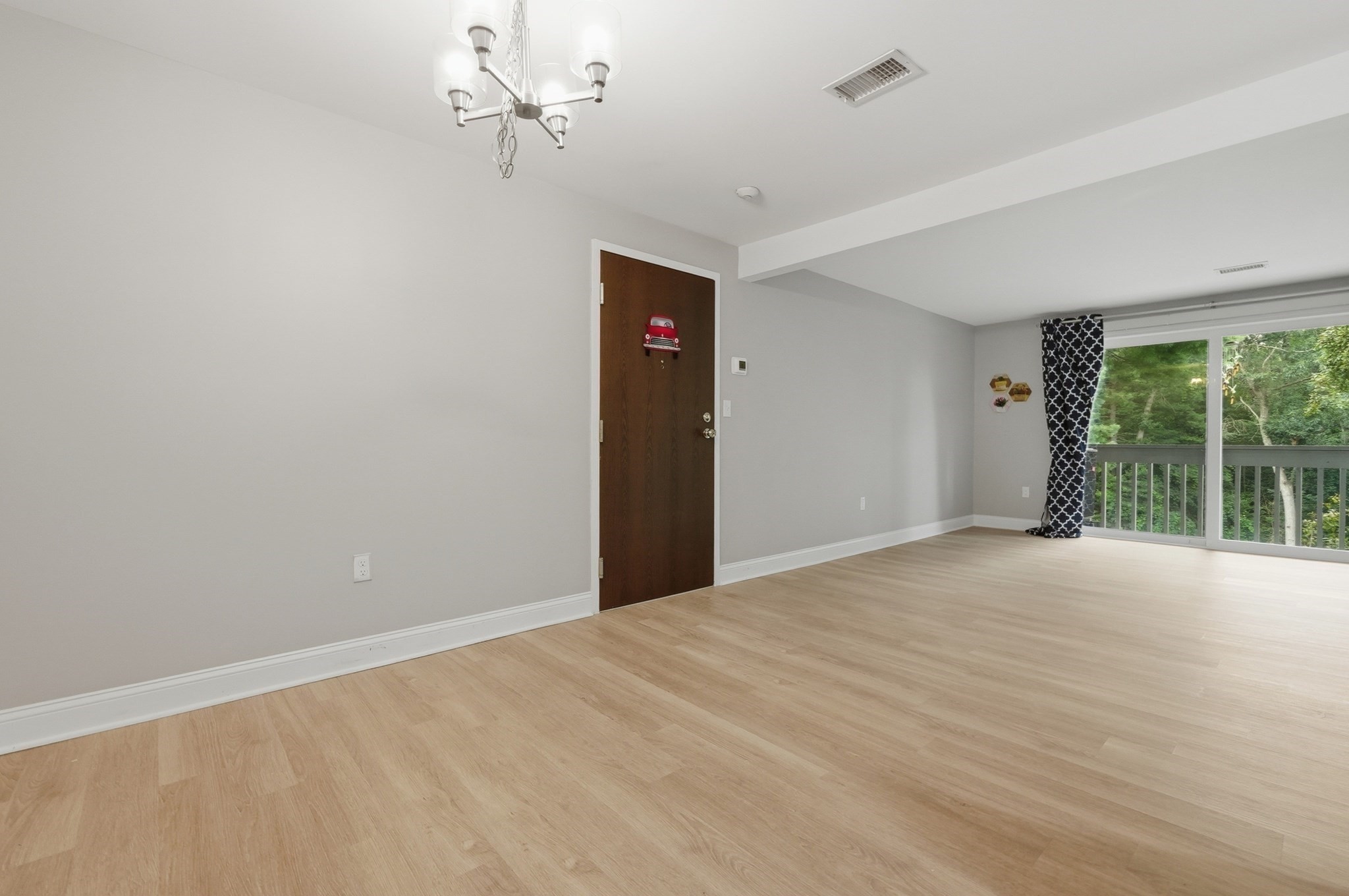 405 Franklin Crossing Road # 405 Property Photo 6