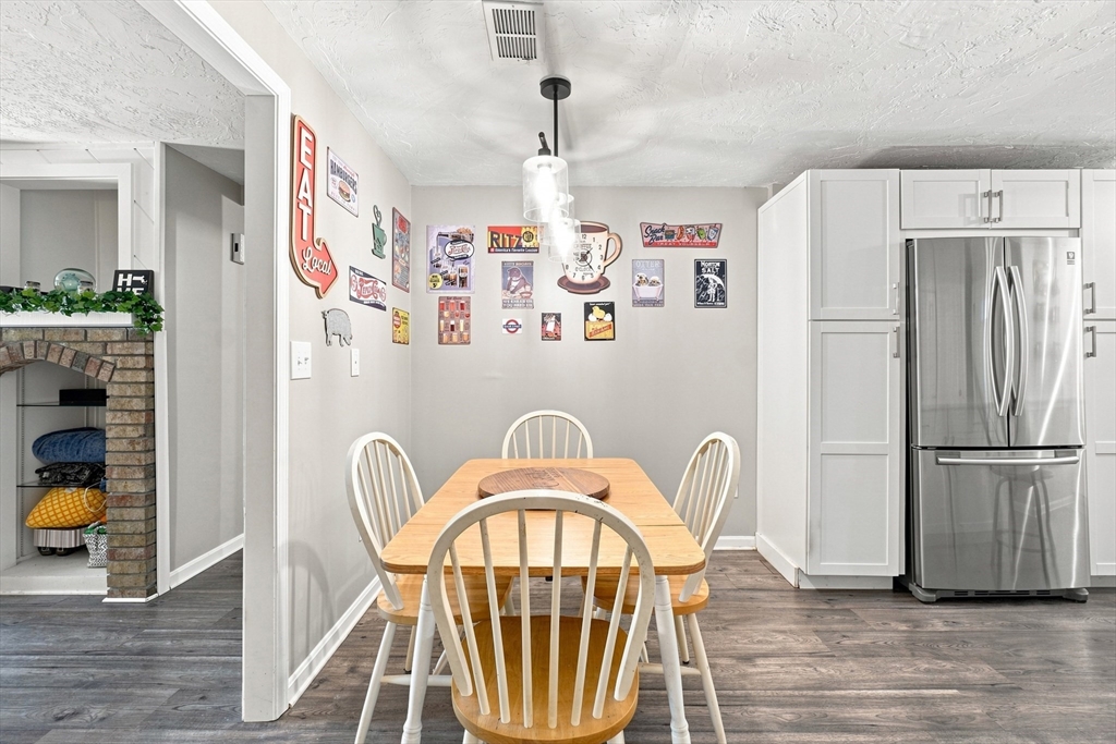 194 Washington St # B Property Photo 7