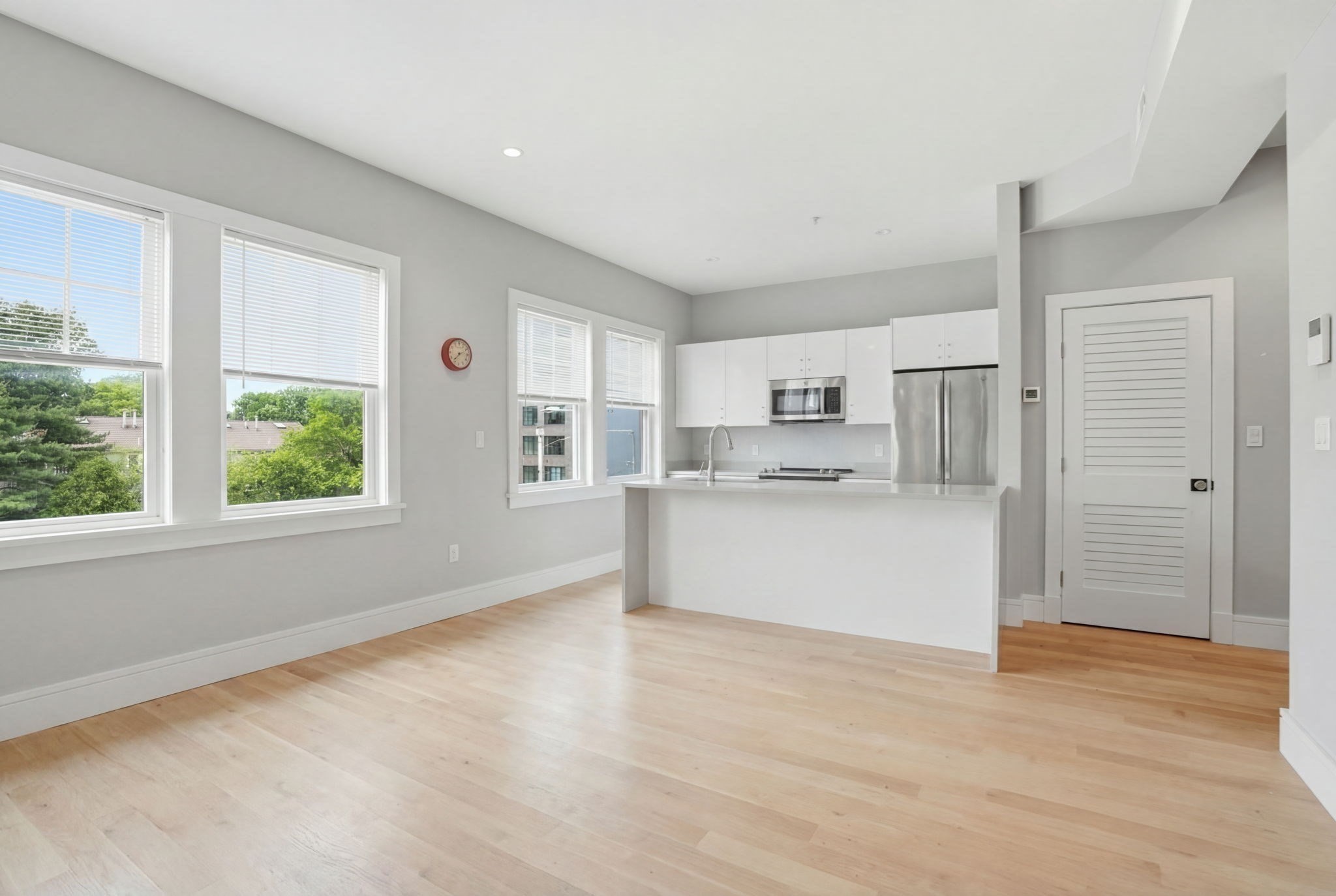 717 Centre Street Property Photo 2