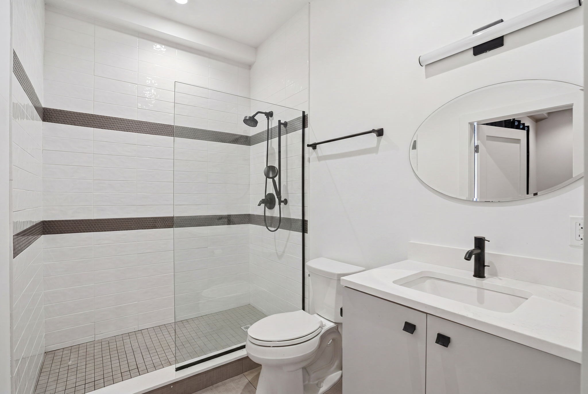 717 Centre Street Property Photo 8