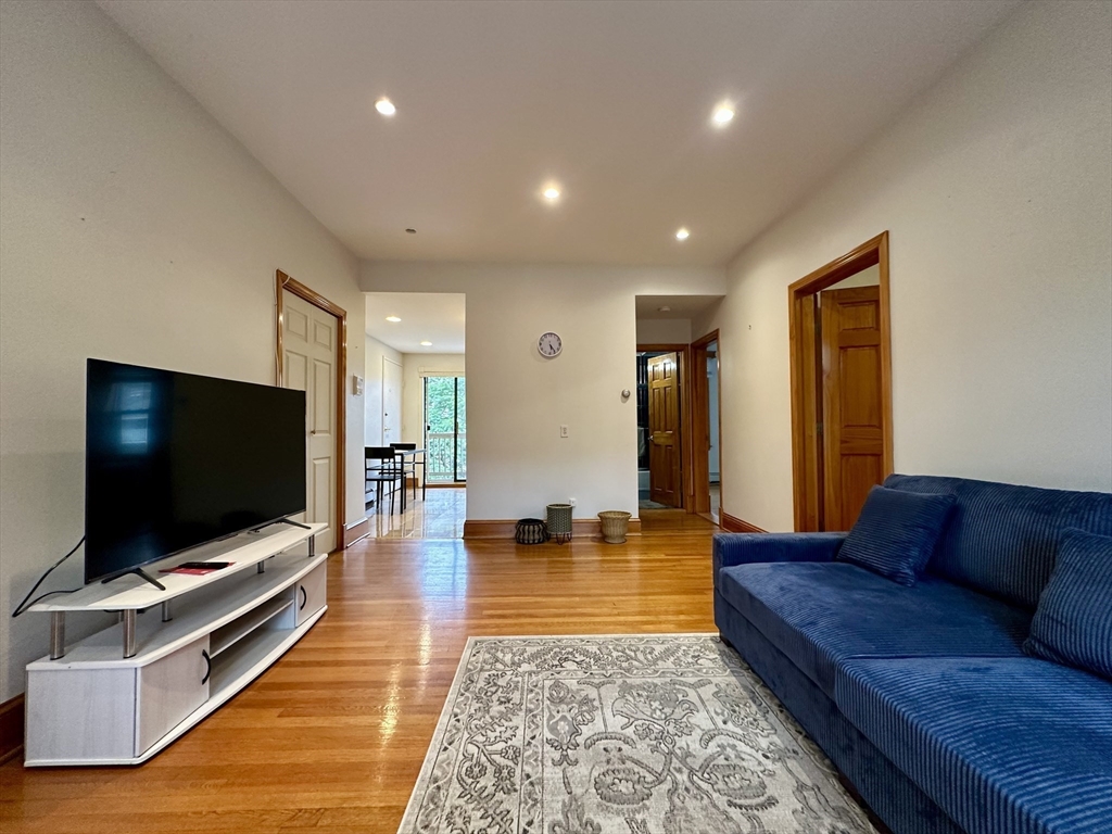 1714 Commonwealth Ave # 6 Property Photo 1