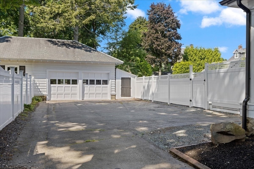 14 Stratford Rd Property Photo 35