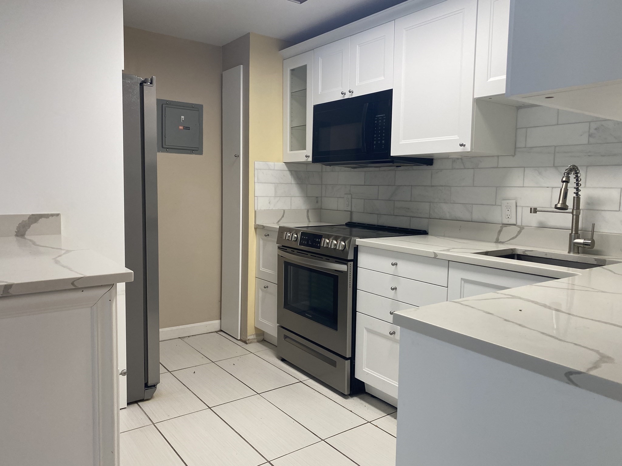 14 Mayberry Dr # C Property Photo 1