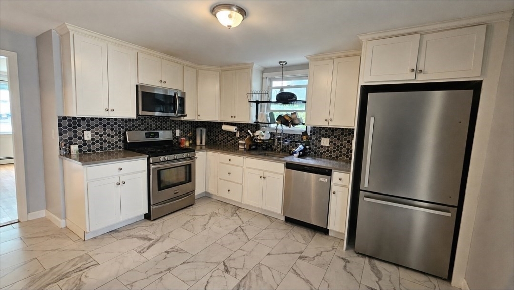 48 Watson St Property Photo 6