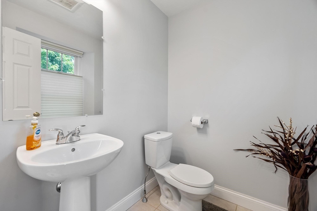 2 Adams Cir (devens) Property Photo 17