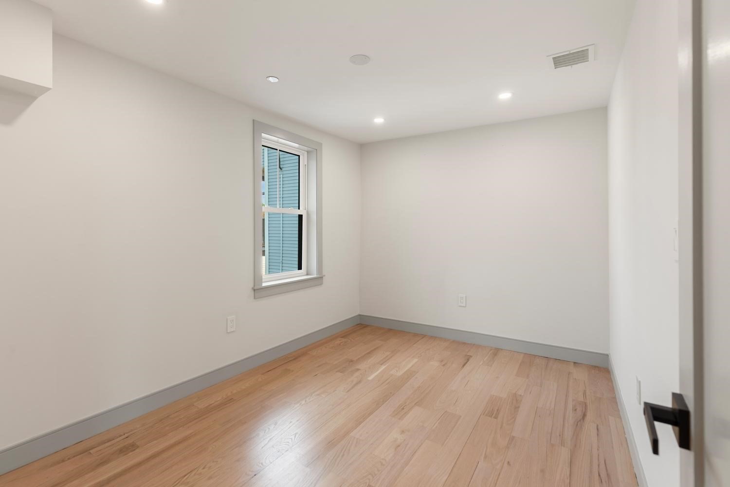 22 Hunting Street # 3p Property Photo 17