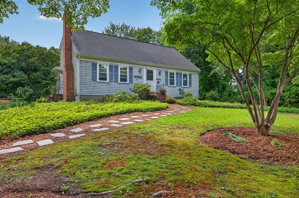 24 Railroad Ave