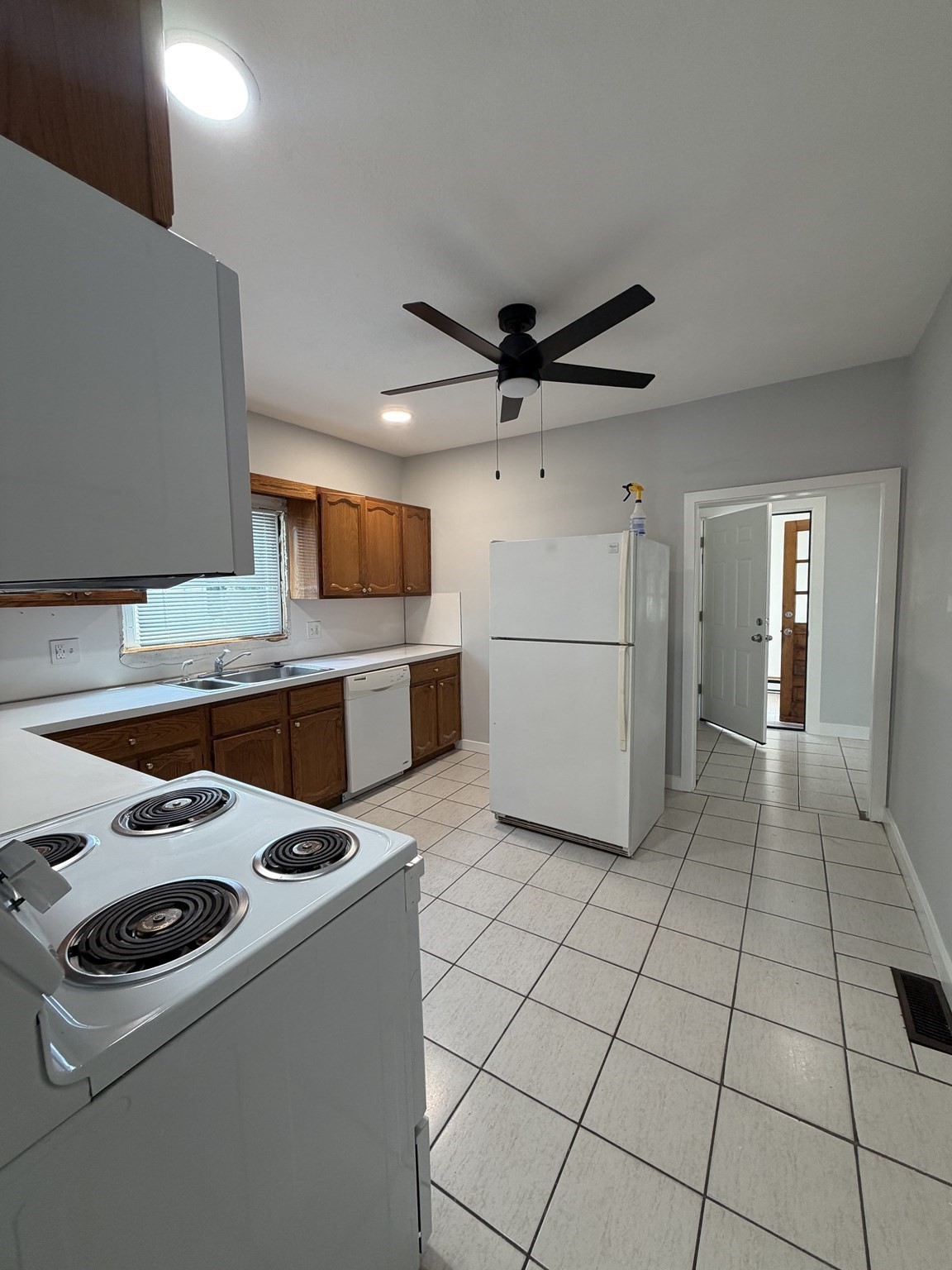 30 Valley St # 1 Property Photo 1