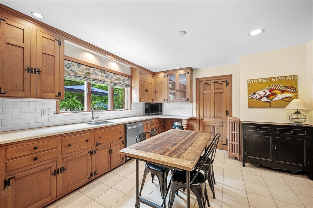12 Robert Road Property Photo 8