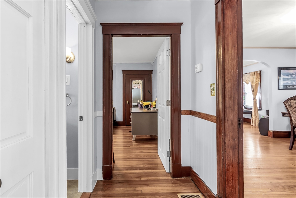 160 Linwood St Property Photo 15