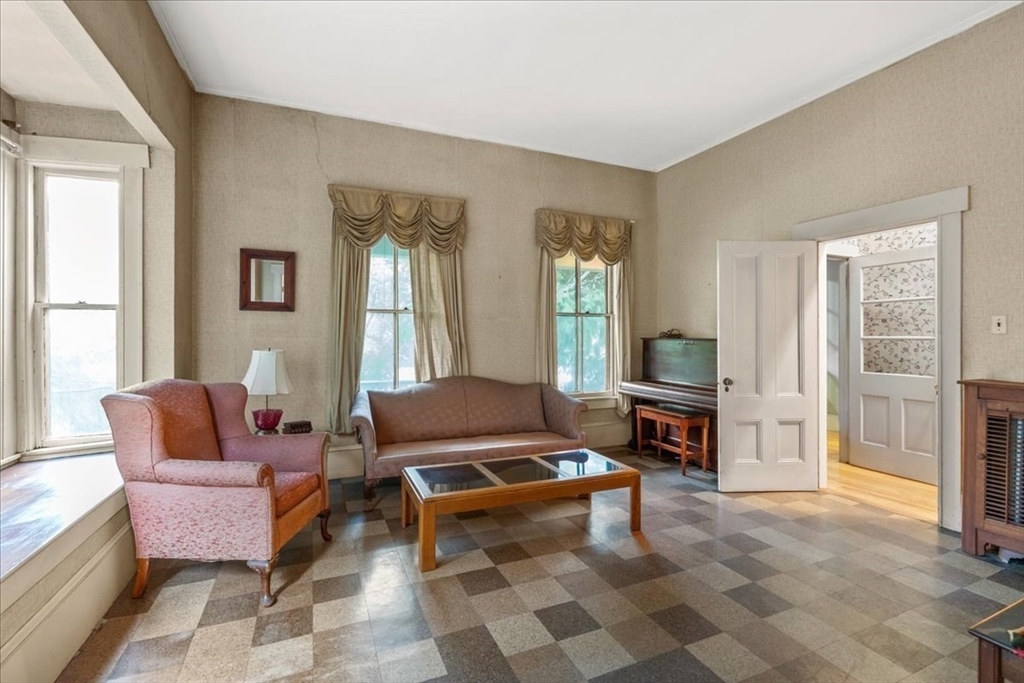 40 Columbus St Property Photo 2