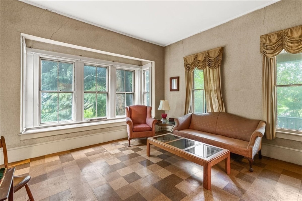 40 Columbus St Property Photo 3