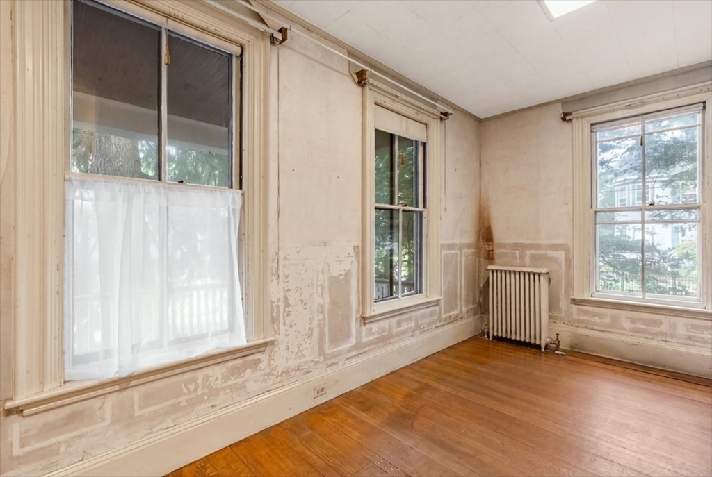 40 Columbus St Property Photo 6