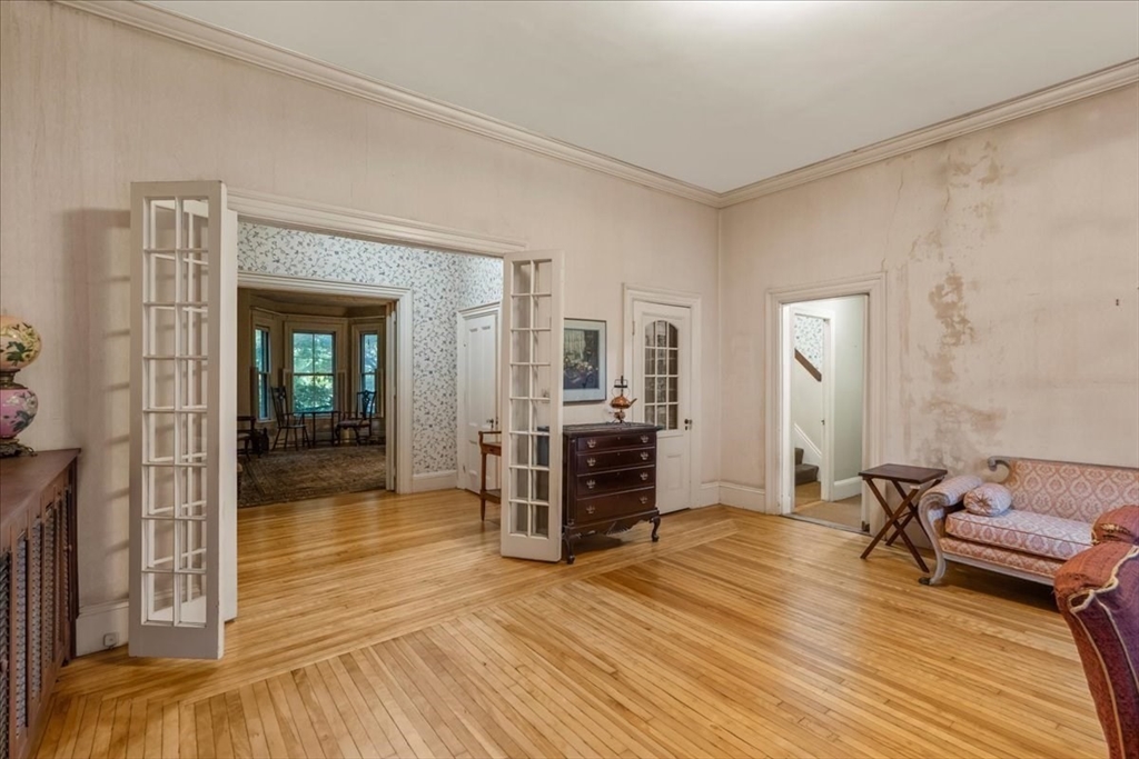 40 Columbus St Property Photo 11