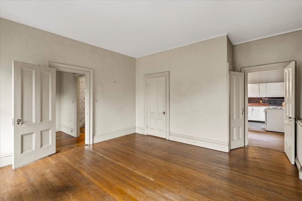 40 Columbus St Property Photo 16