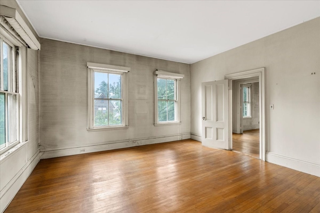40 Columbus St Property Photo 17