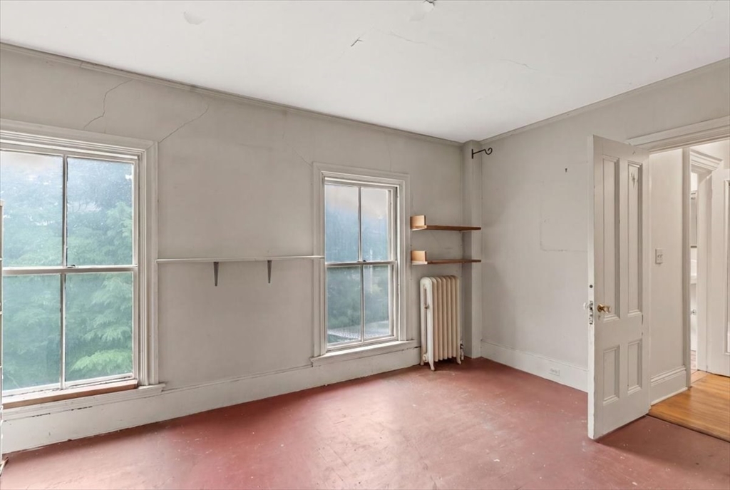 40 Columbus St Property Photo 24
