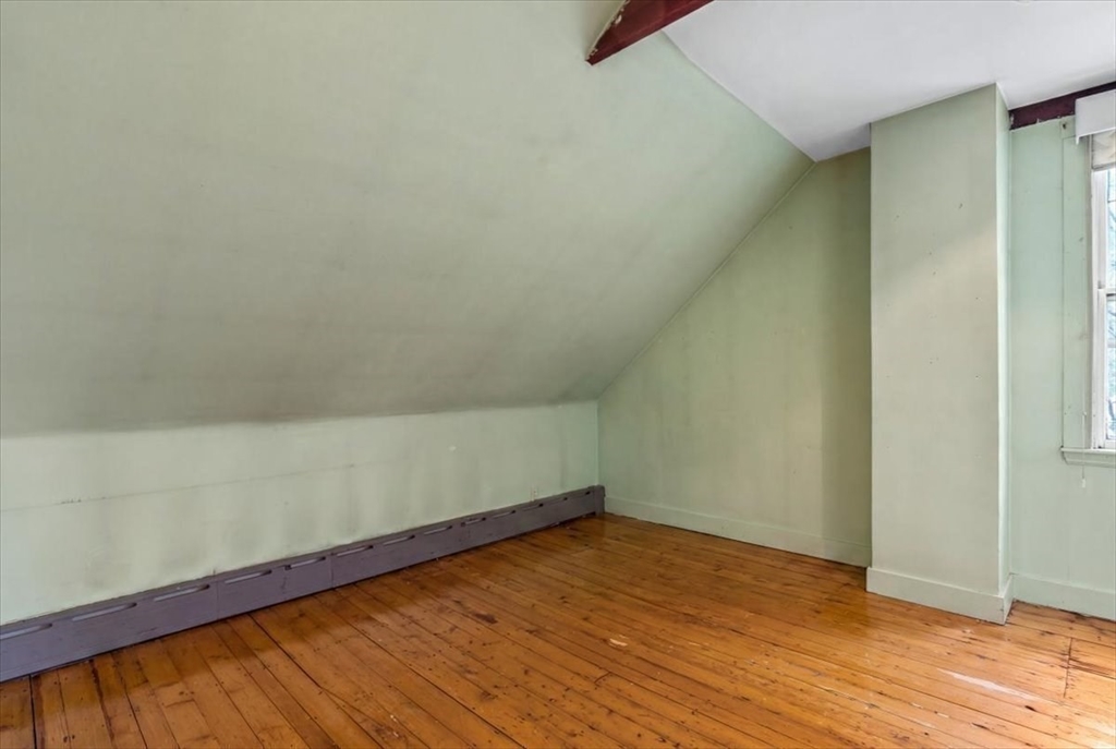 40 Columbus St Property Photo 29