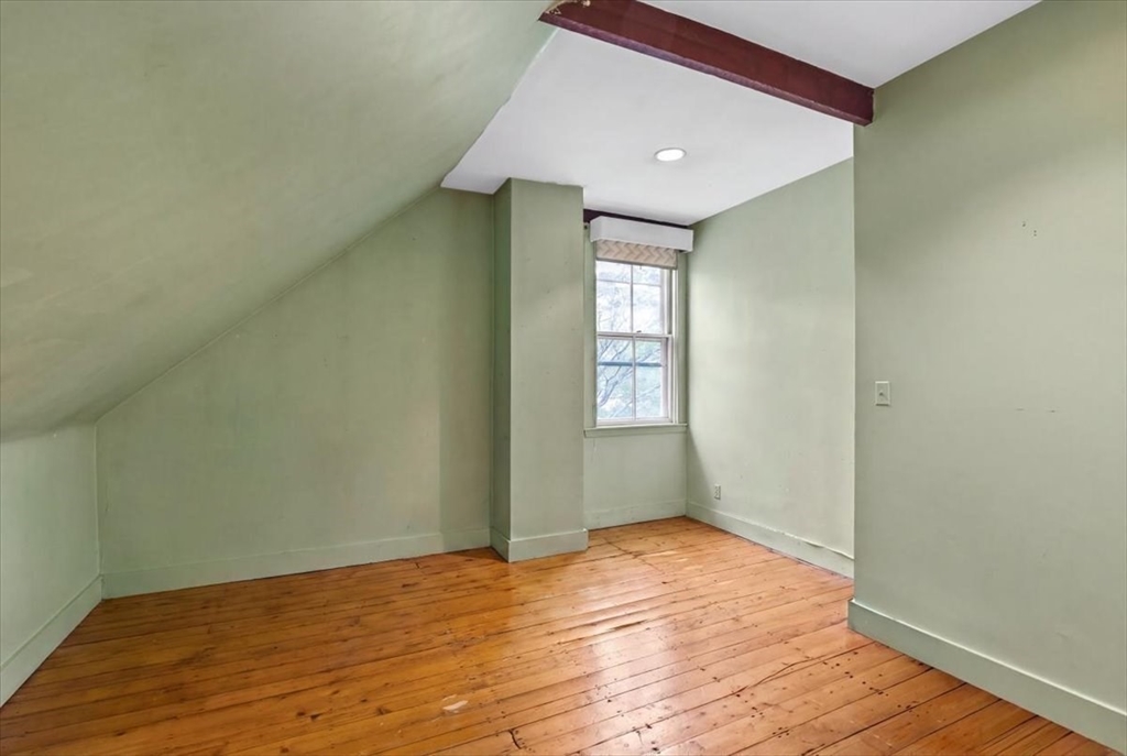 40 Columbus St Property Photo 30