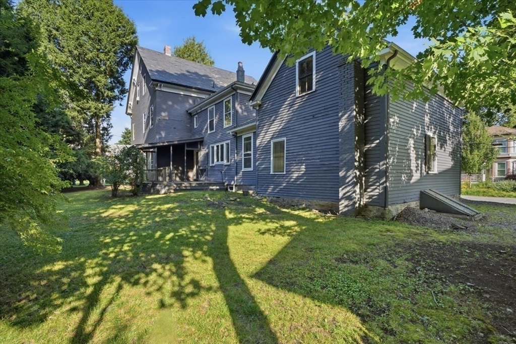 40 Columbus St Property Photo 32