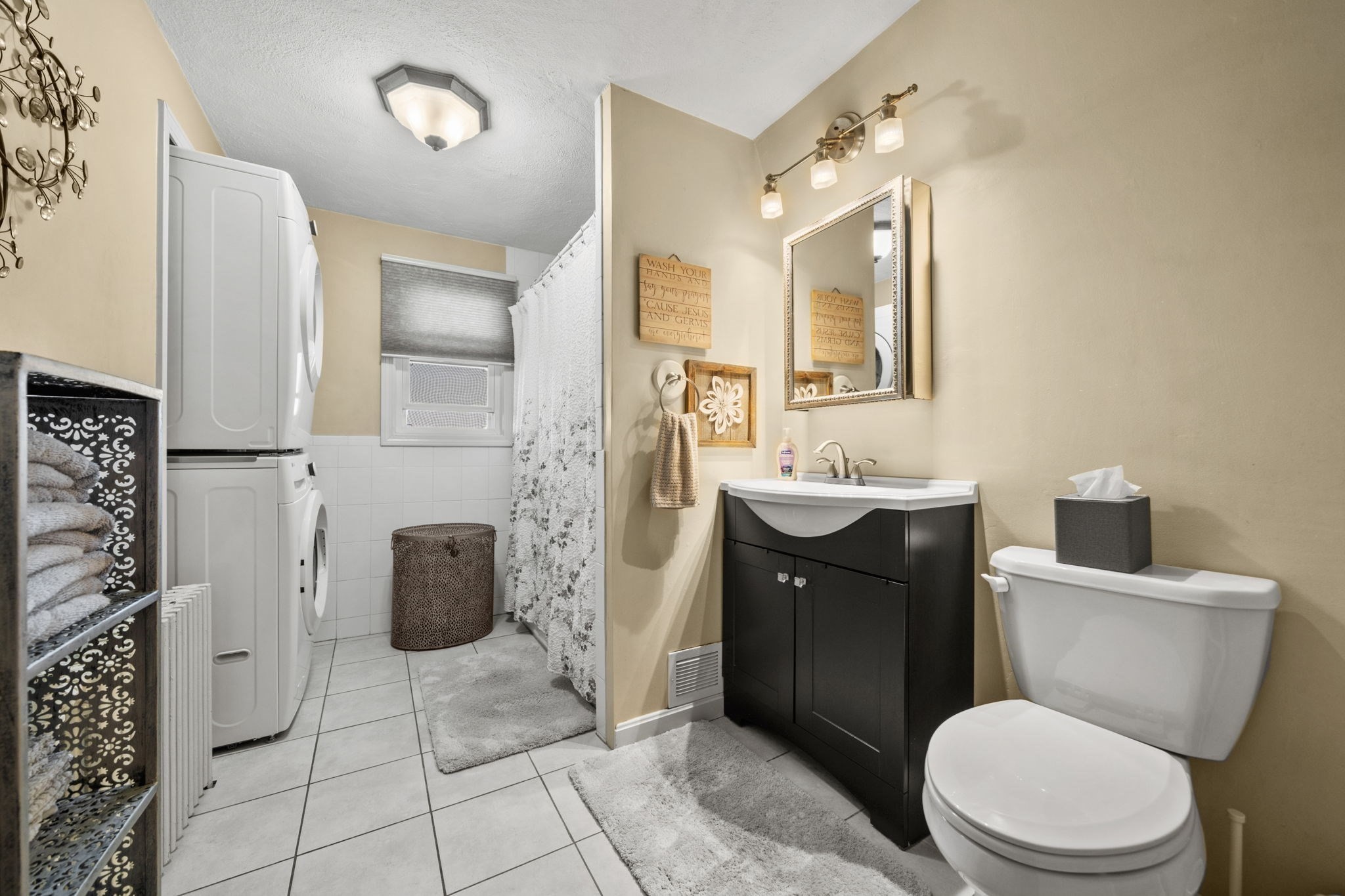 254-256 E Eagle St Property Photo 16