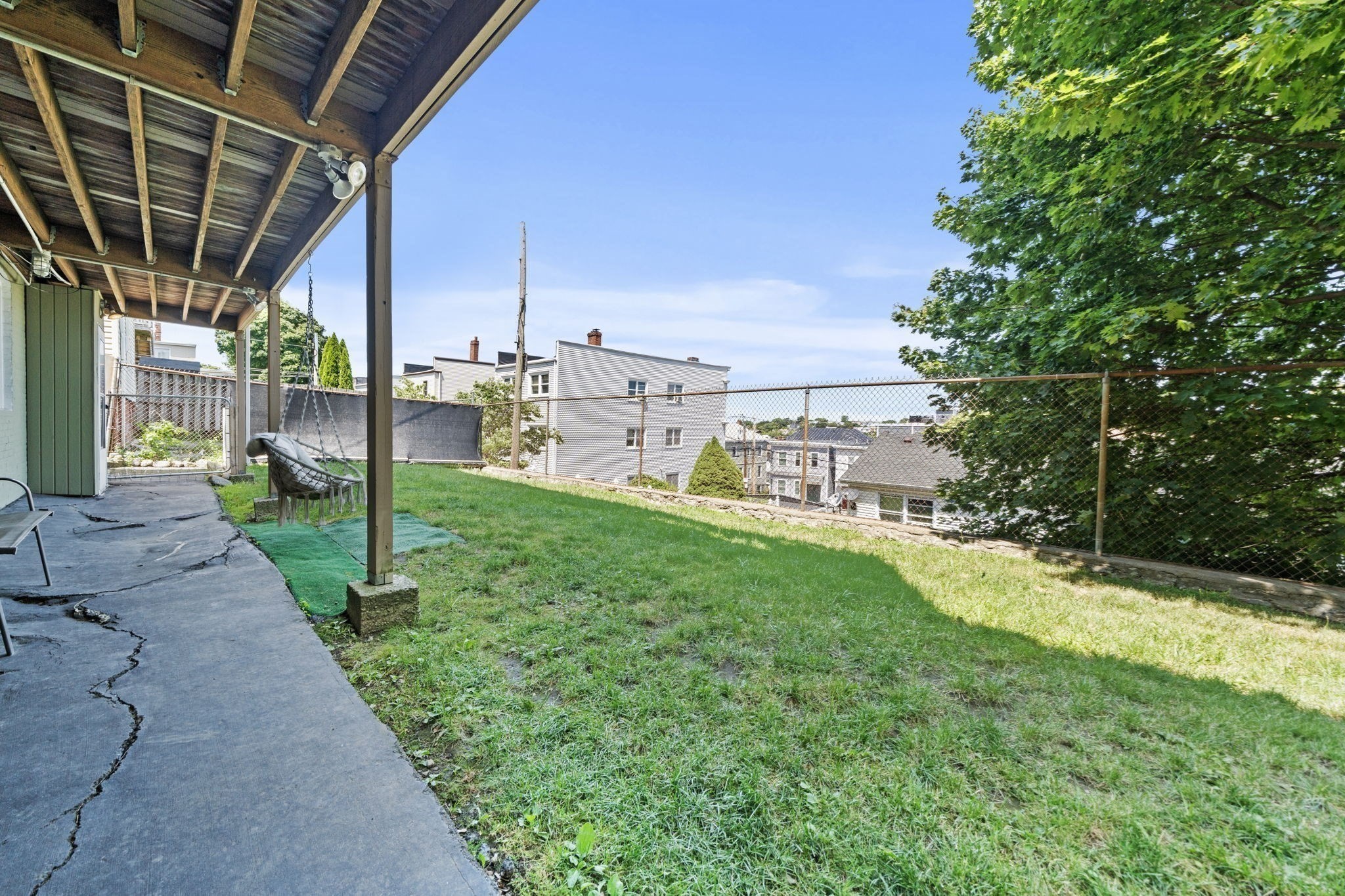 254-256 E Eagle St Property Photo 20