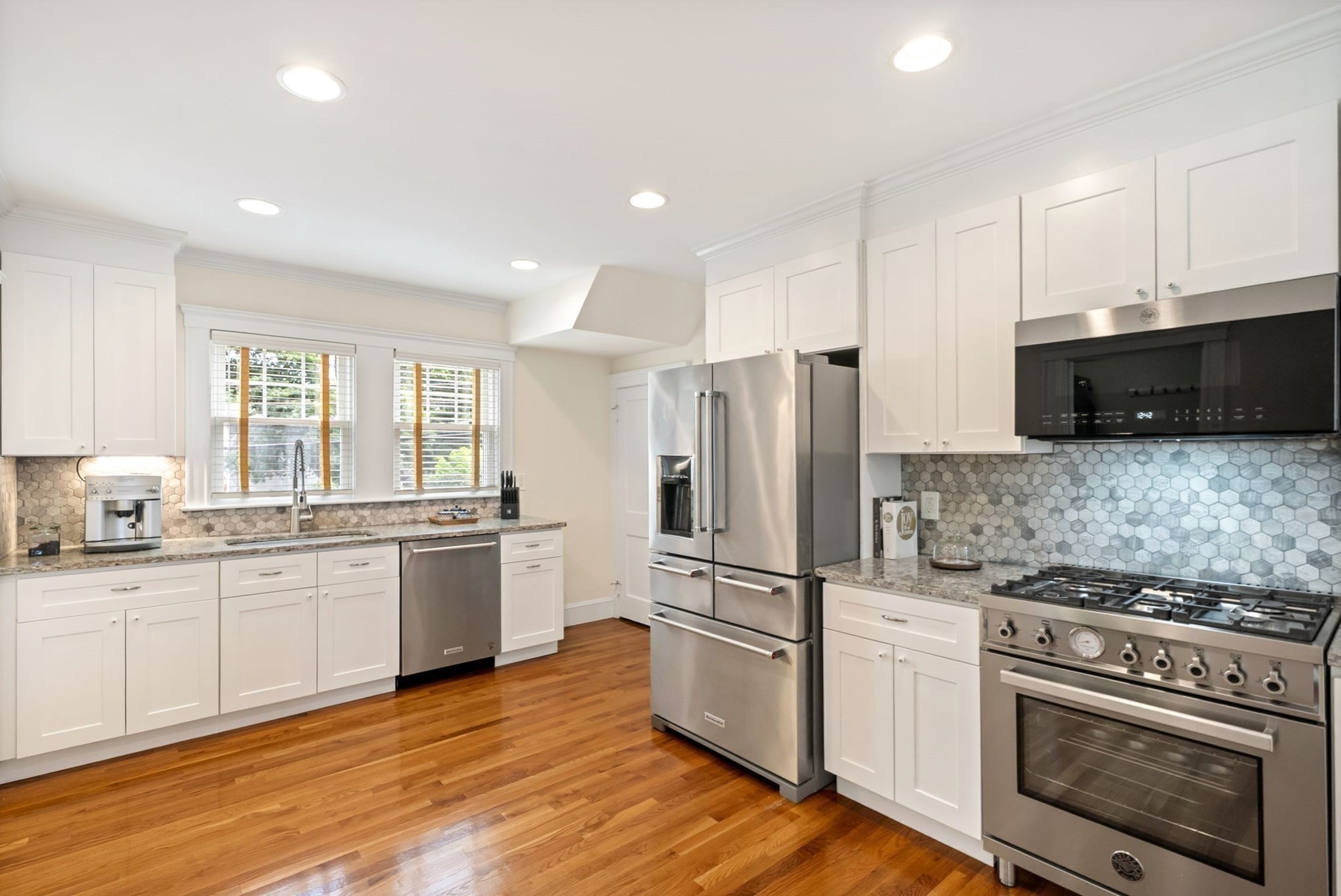 40 Ansonia Road Property Photo 1