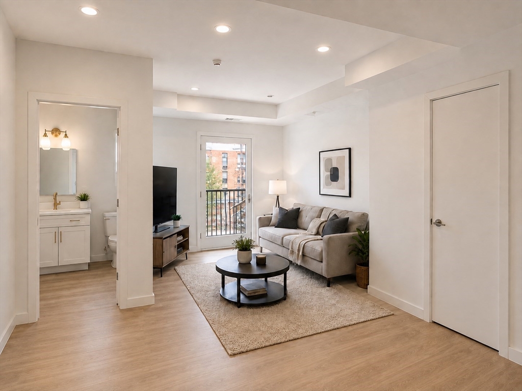 820 Hyde Park Ave. # 202 Property Photo 3