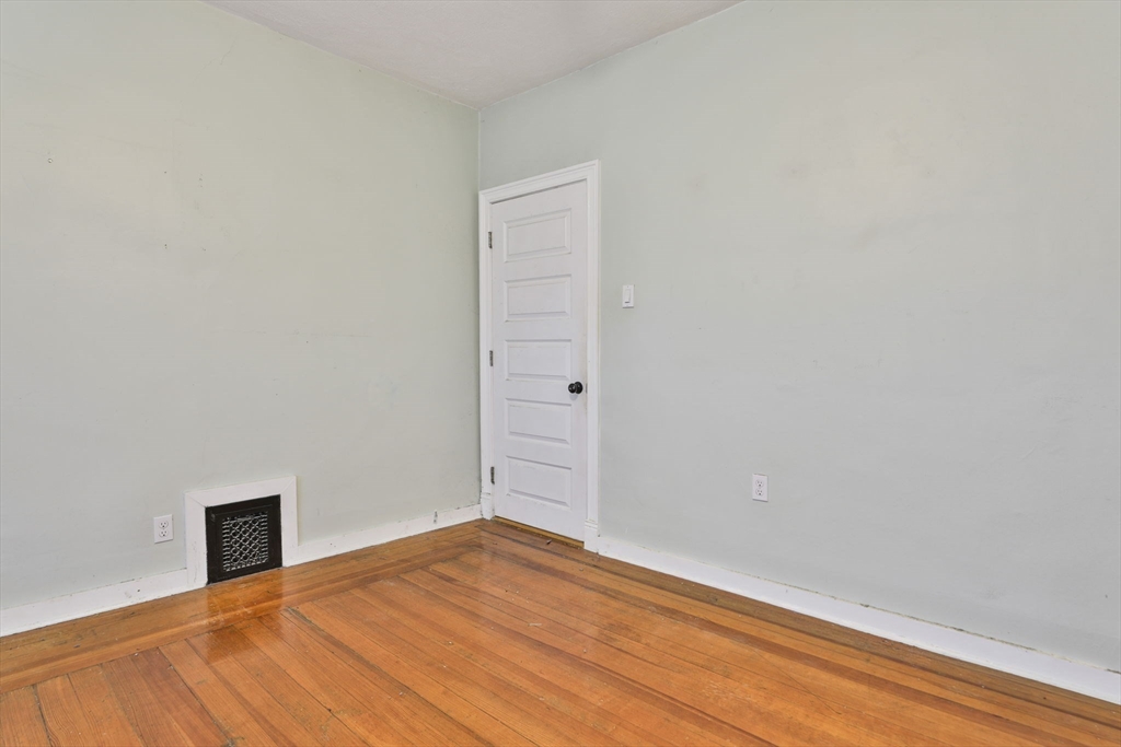238 Poplar St # 2 Property Photo 7