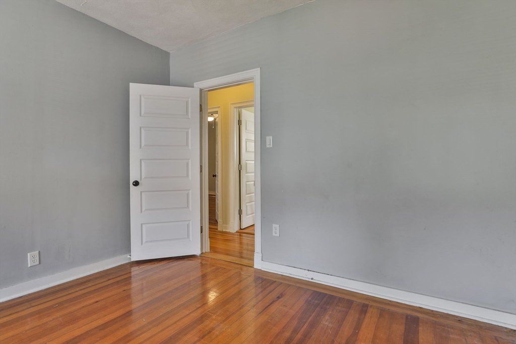 238 Poplar St # 2 Property Photo 9