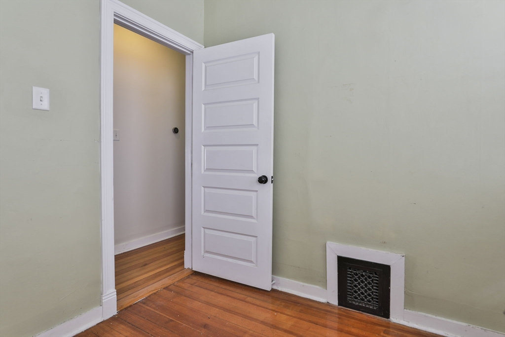 238 Poplar St # 2 Property Photo 11