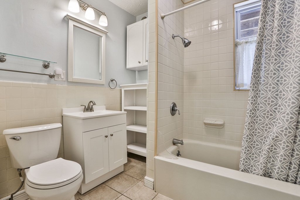 238 Poplar St # 2 Property Photo 12