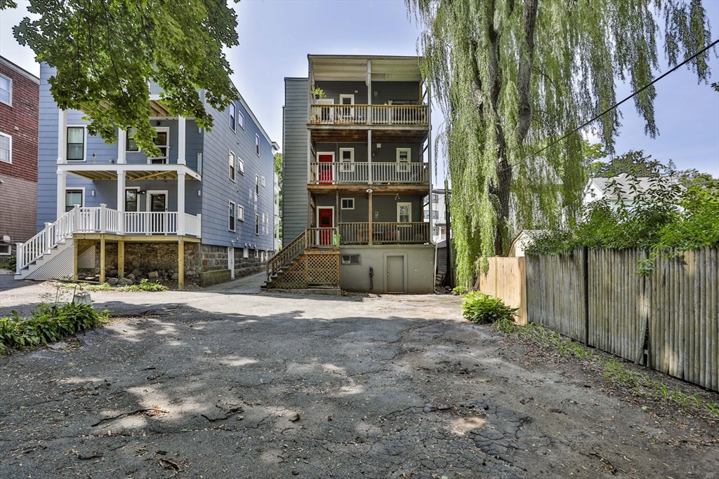 238 Poplar St # 2 Property Photo 16