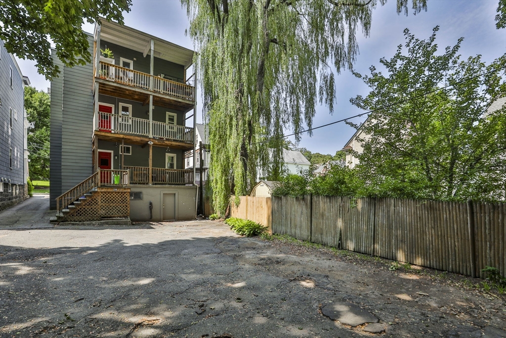 238 Poplar St # 2 Property Photo 17