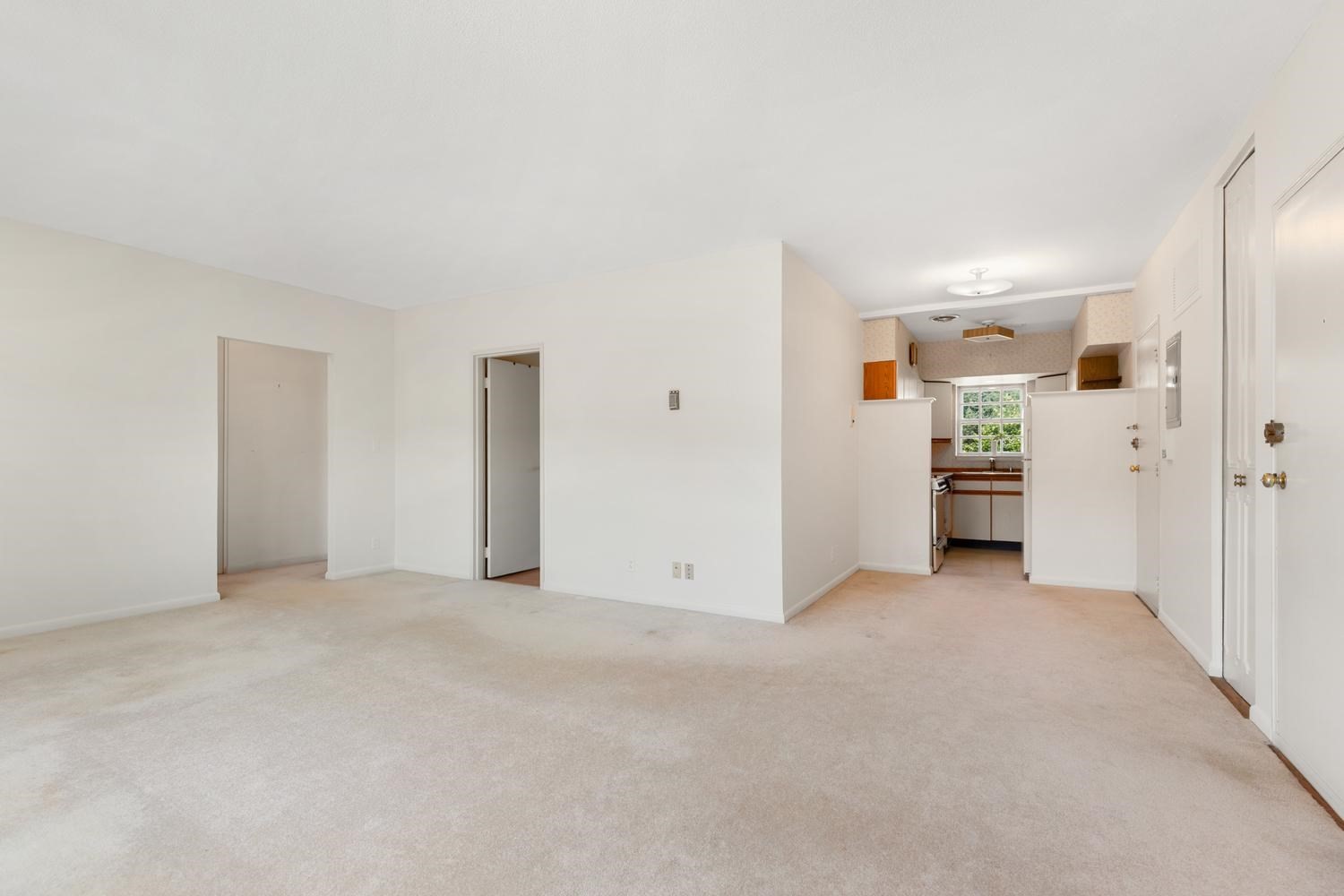 173 Lake Shore Rd # 3 Property Photo 13