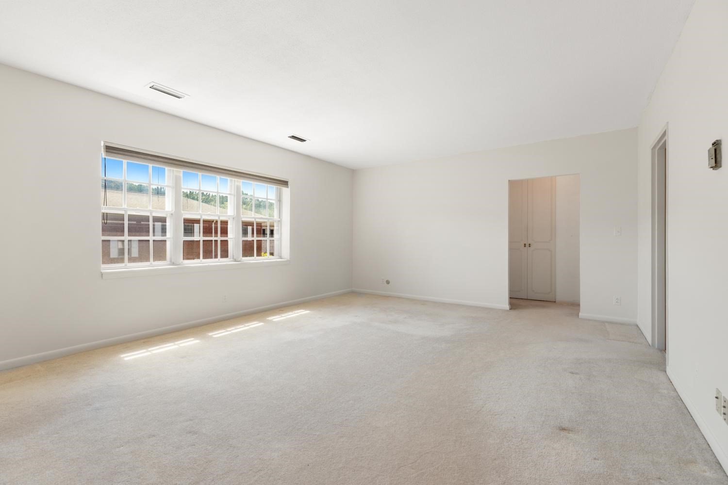 173 Lake Shore Rd # 3 Property Photo 14