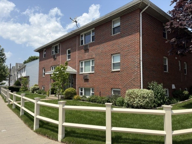 189 River St # 4 Property Photo 1