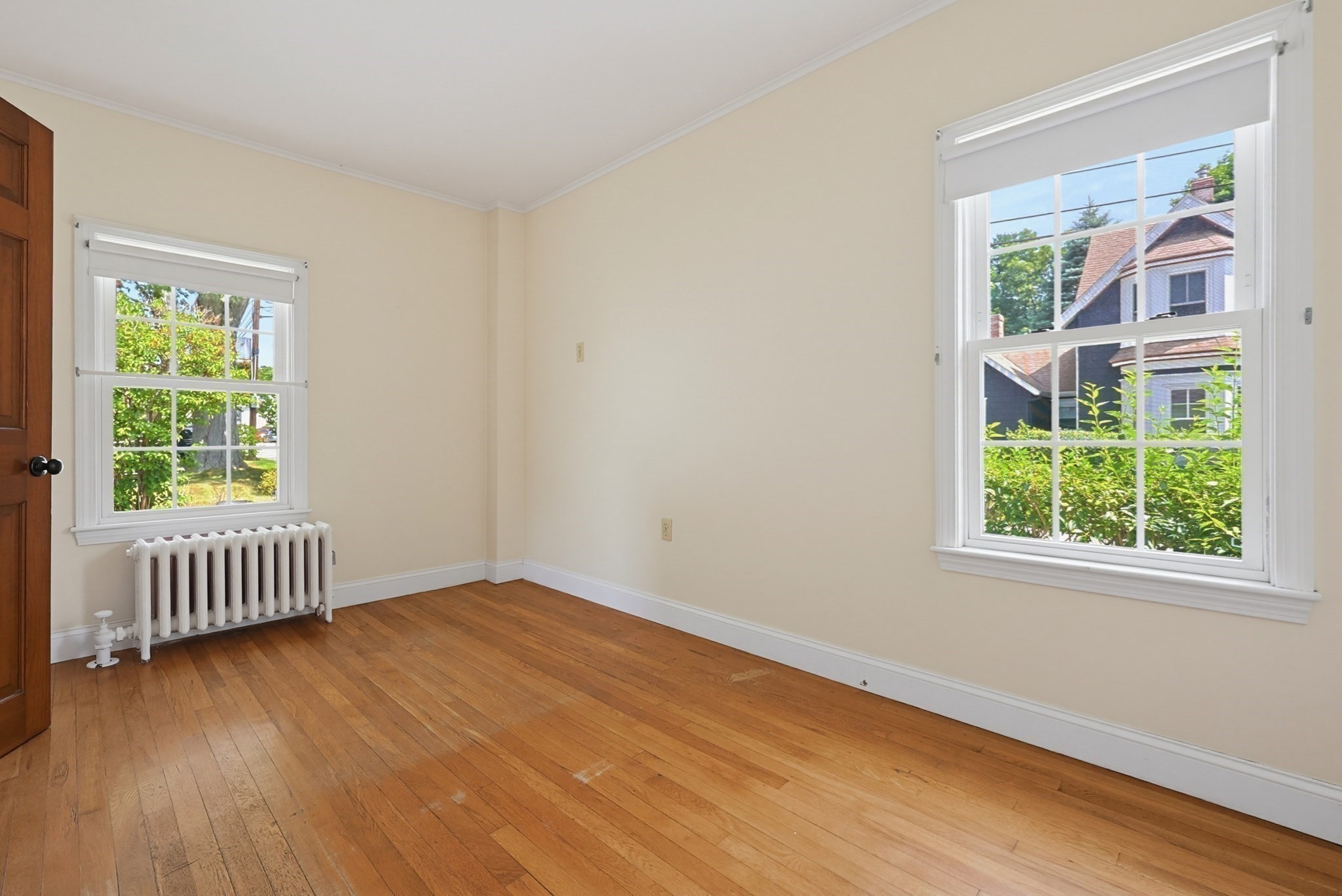 98 Pleasant St Property Photo 13