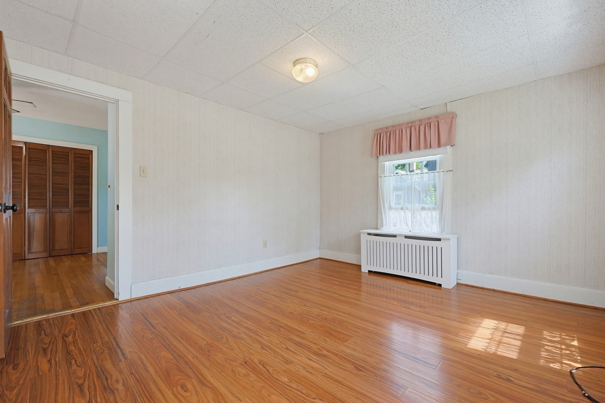 98 Pleasant St Property Photo 15
